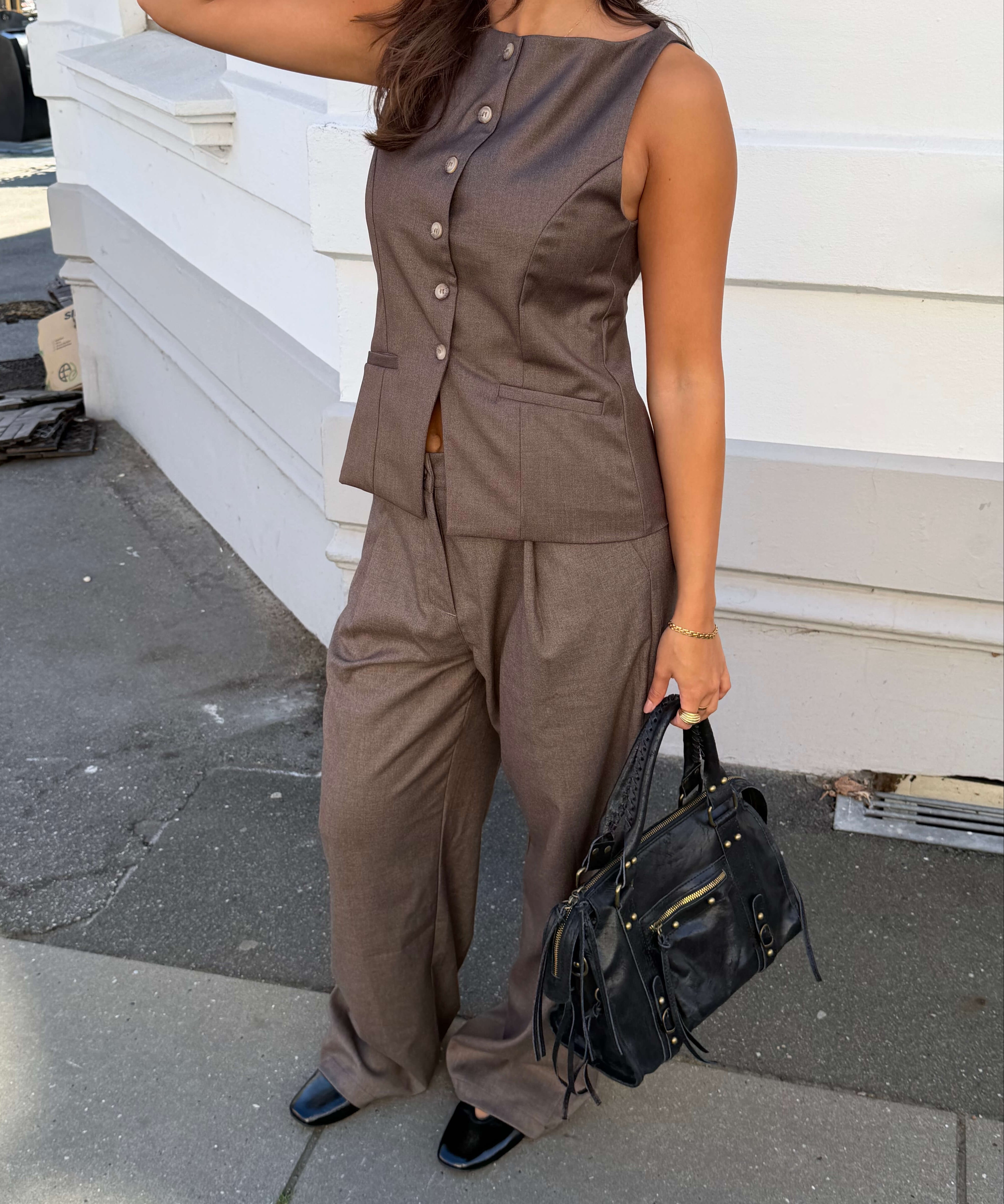 165 - M