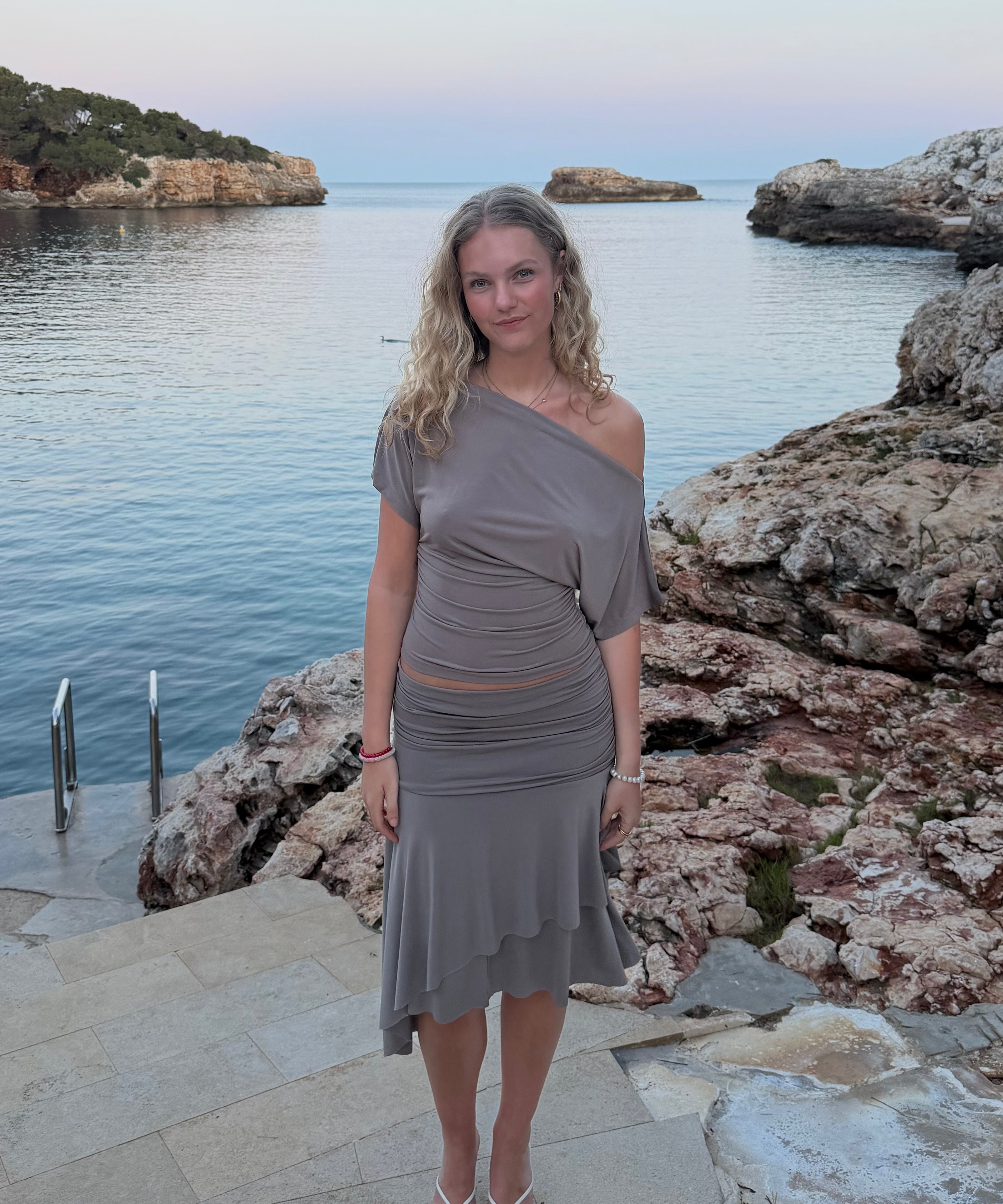 S - Bruger normalt M og 70D