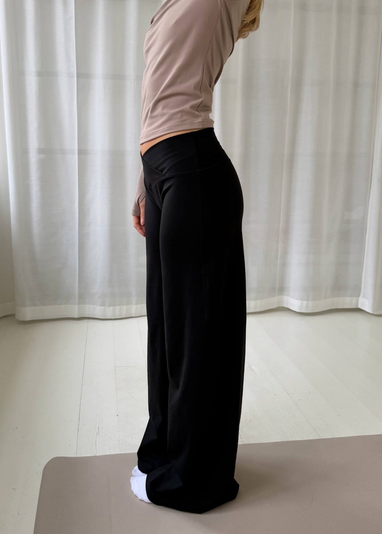 Active Straight Wrap Tights - Sort - ByStenholt.dk