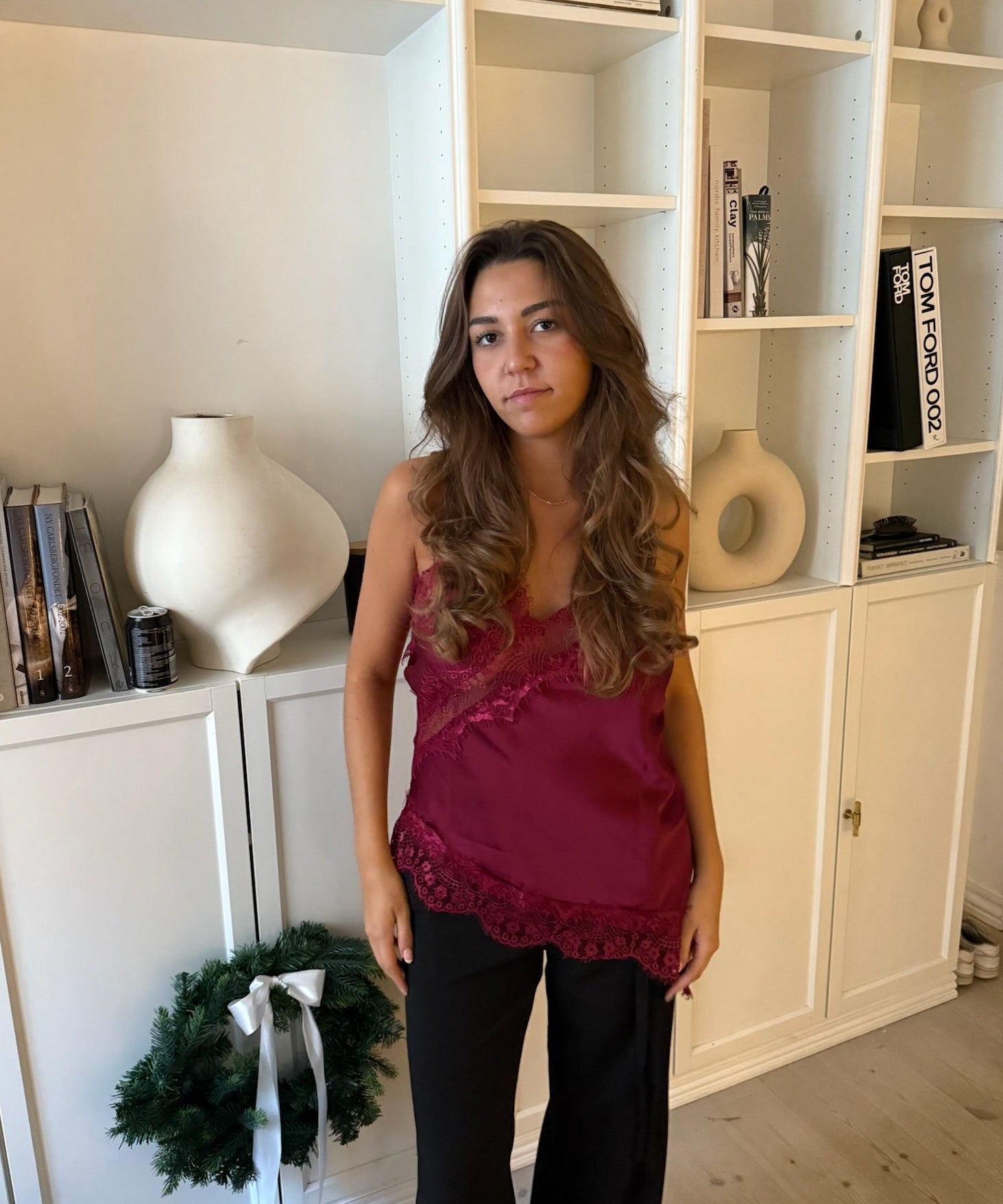 Asymmetrisk Satin Top - Bordeaux - ByStenholt.dk