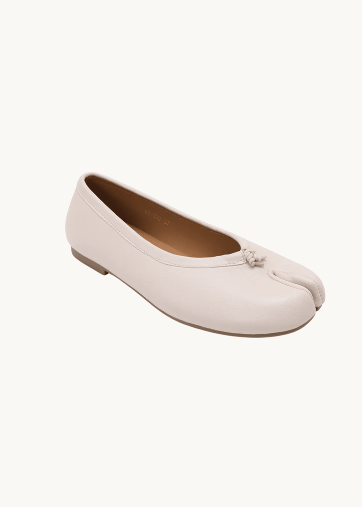 Ballerina med Tåsplit - Creme - ByStenholt.dk