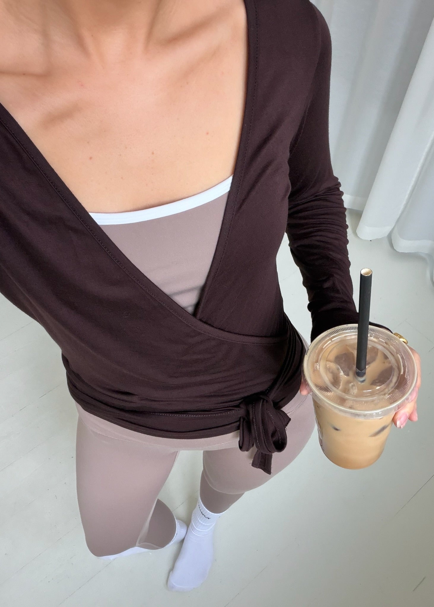 Ballet Wrap Bluse - Mørkebrun - ByStenholt.dk