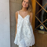 Broderet Ava Kjole med Åben Ryg - Hvid - ByStenholt.dk