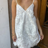 Broderet Ava Kjole med Åben Ryg - Hvid - ByStenholt.dk