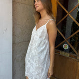 Broderet Ava Kjole med Åben Ryg - Hvid - ByStenholt.dk