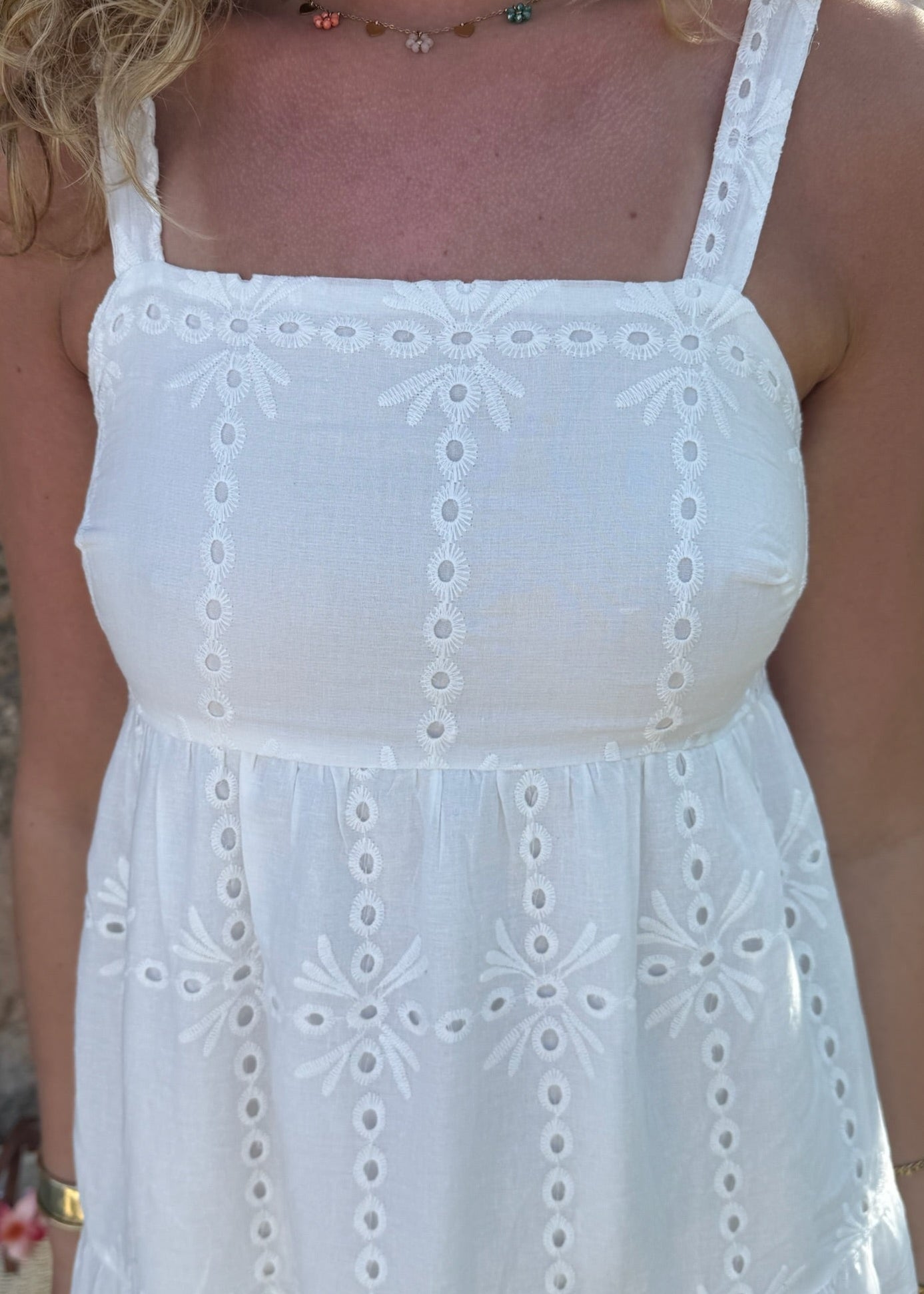 Broderet Maxi Kjole - Hvid - ByStenholt.dk