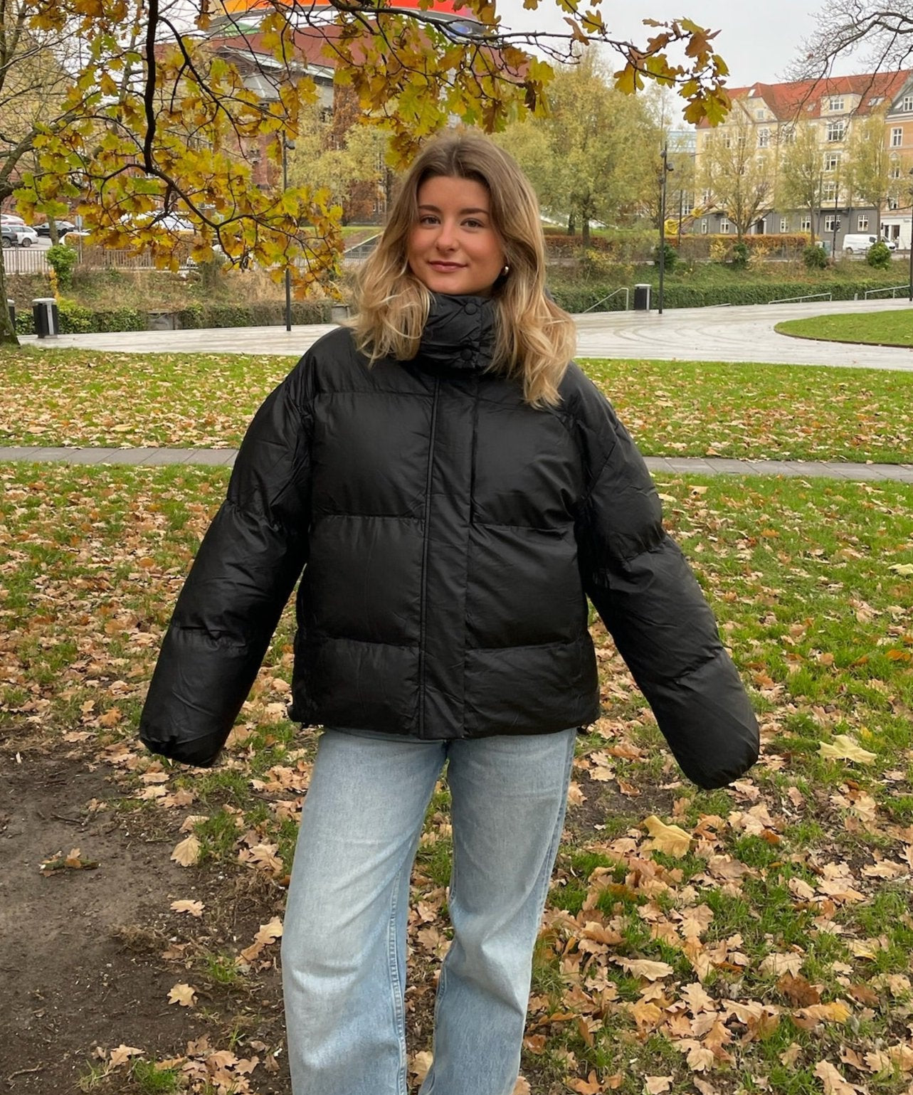 XL - 169cm (Den er lille i størrelsen)