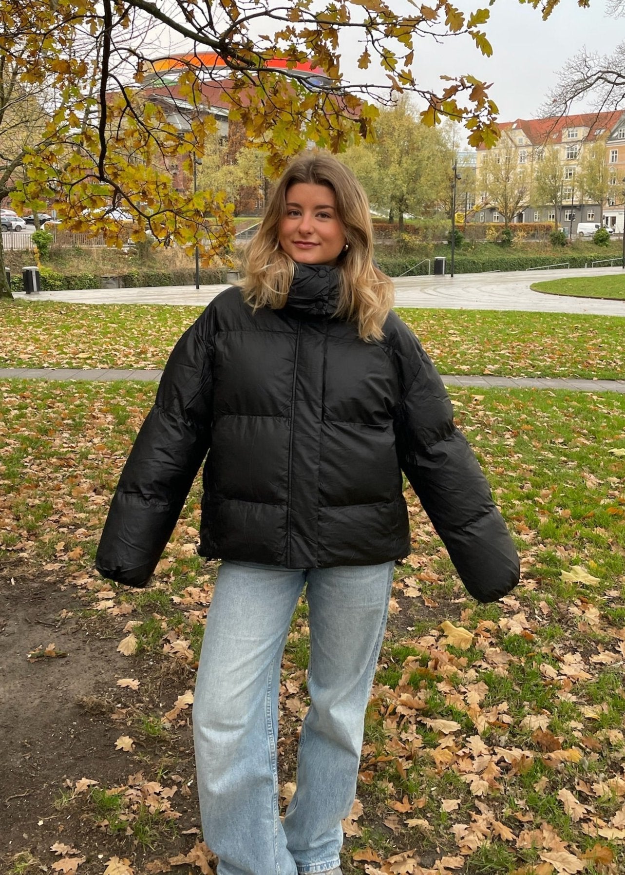 XL - 169cm (Den er lille i størrelsen)