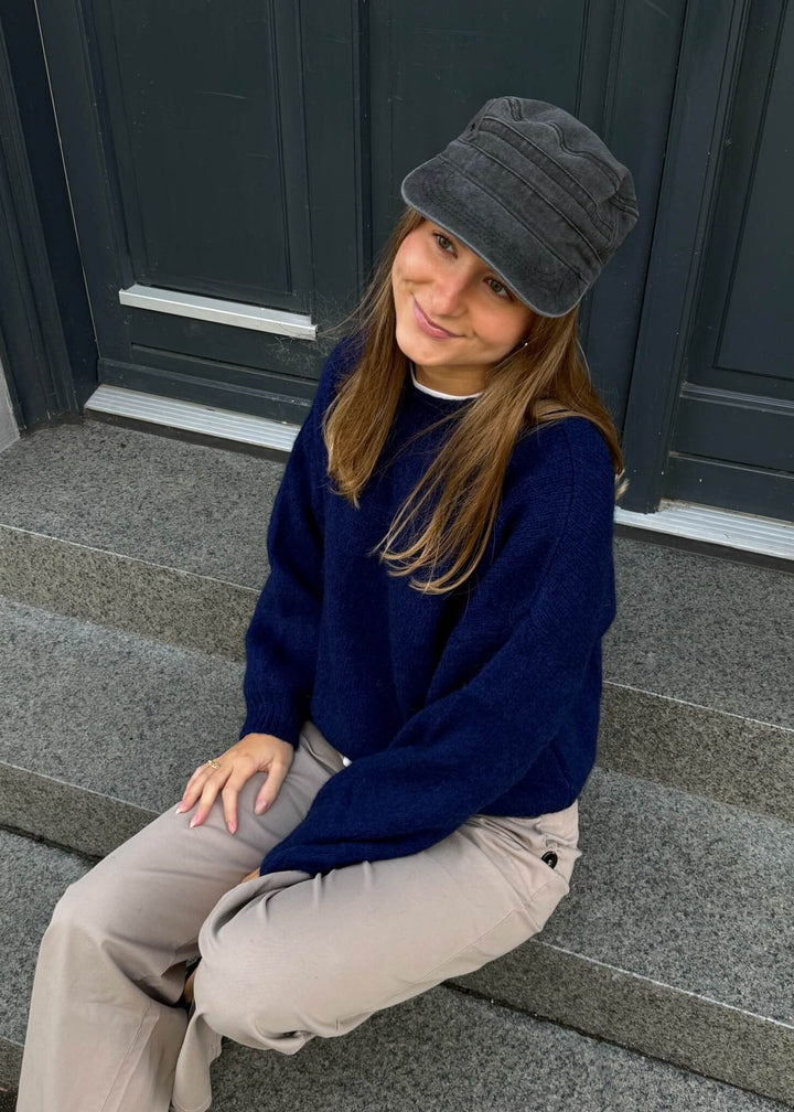 Cozy Strik - Navy - ByStenholt.dk