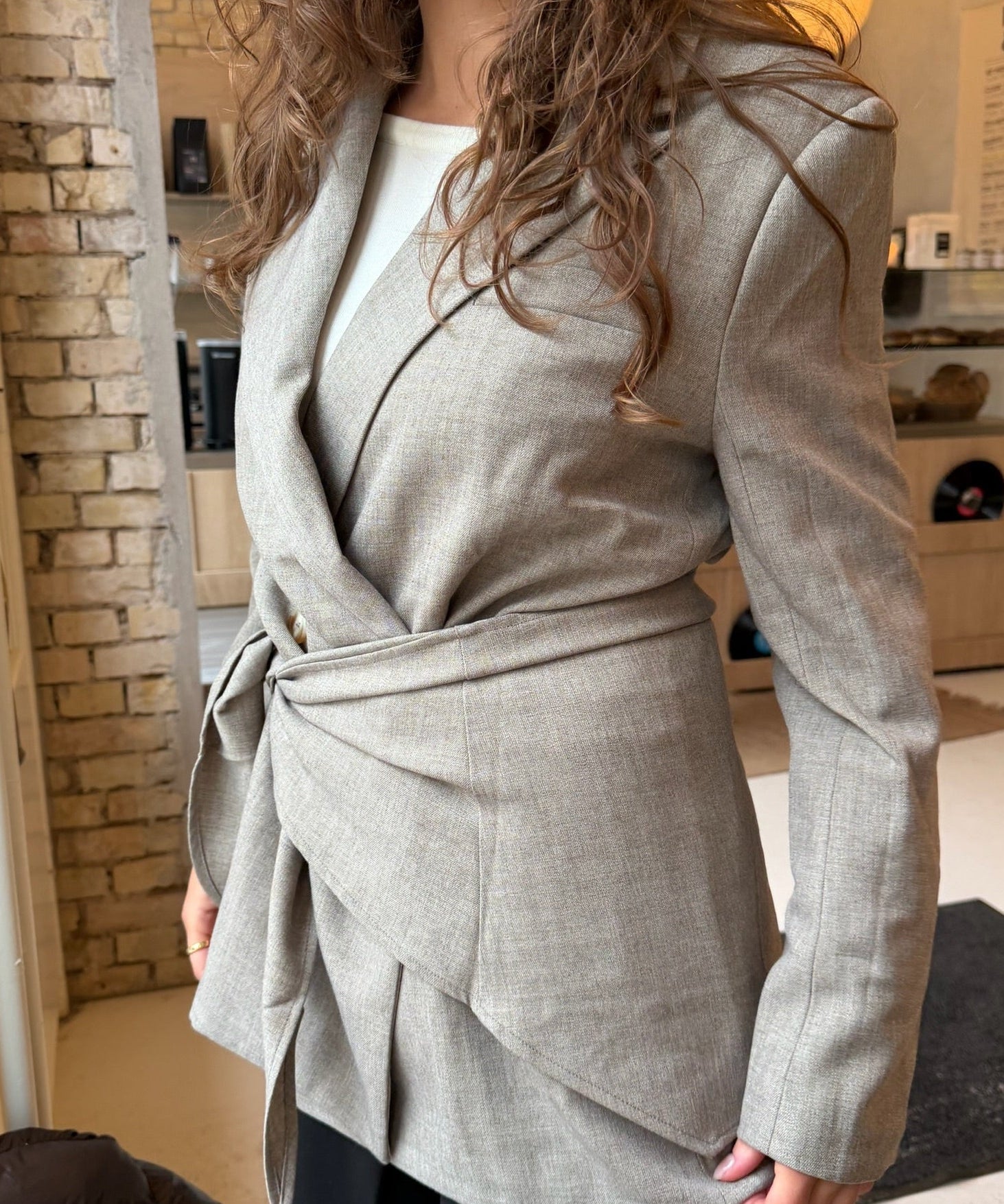 Emma Tie Blazer - Taupe - ByStenholt.dk