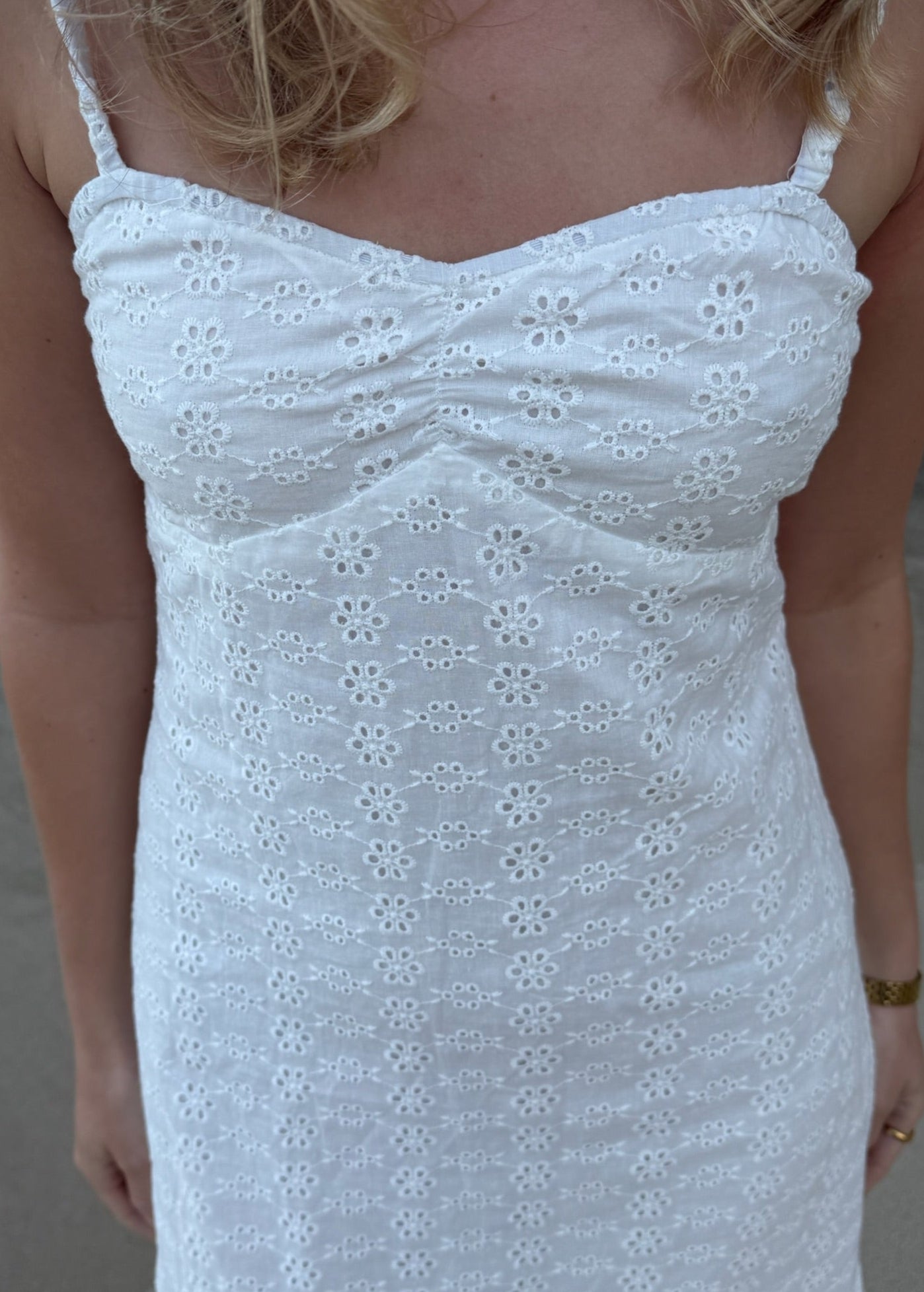 Fie Kjole med Åben Ryg - Hvid - ByStenholt.dk