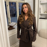 Fitted Tie Blazer - Mørkebrun - ByStenholt.dk