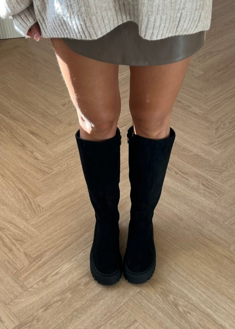 Høje Suede Støvler - Sort - ByStenholt.dk