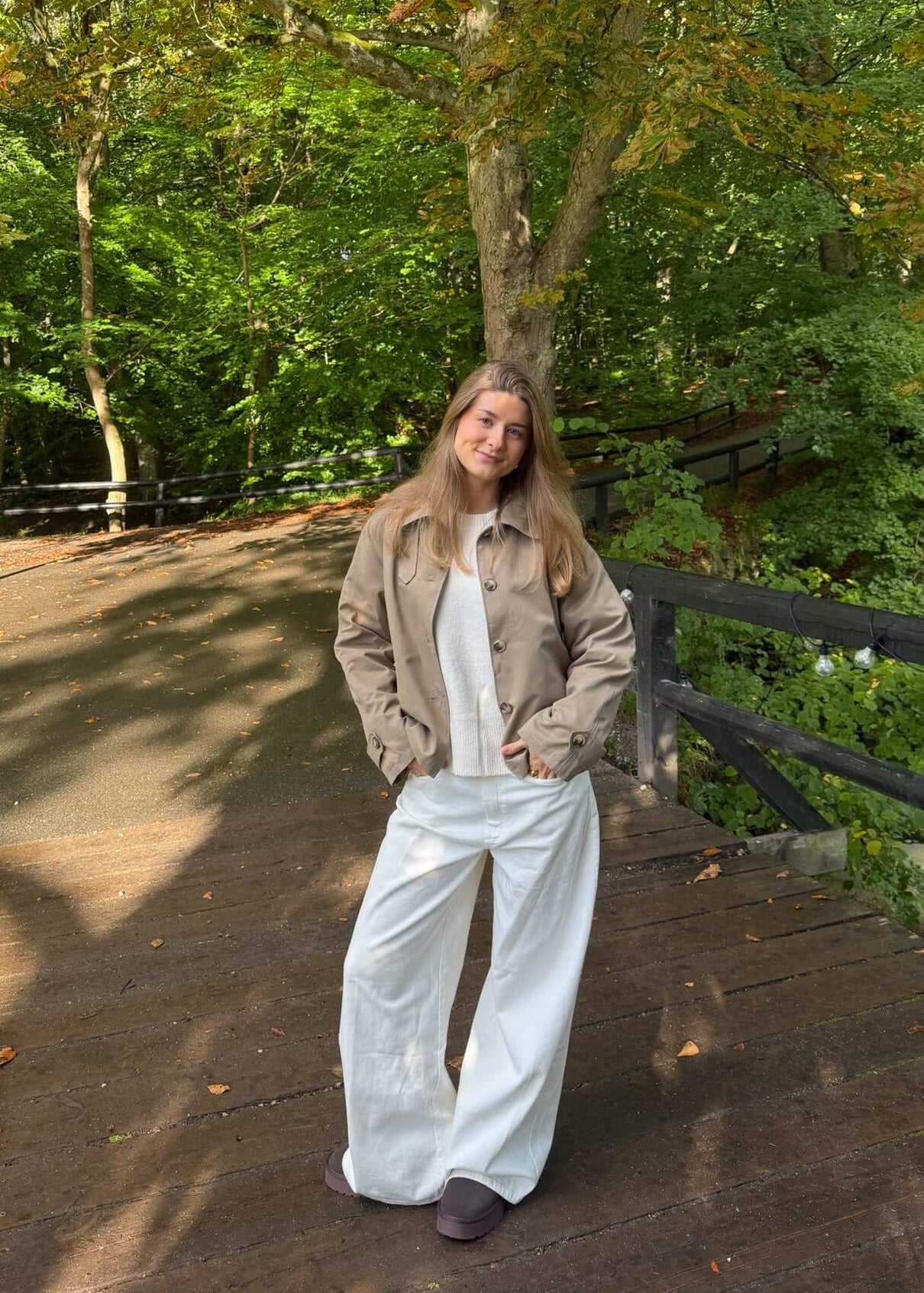 Klassisk Kort Trenchcoat - Taupe - ByStenholt.dk
