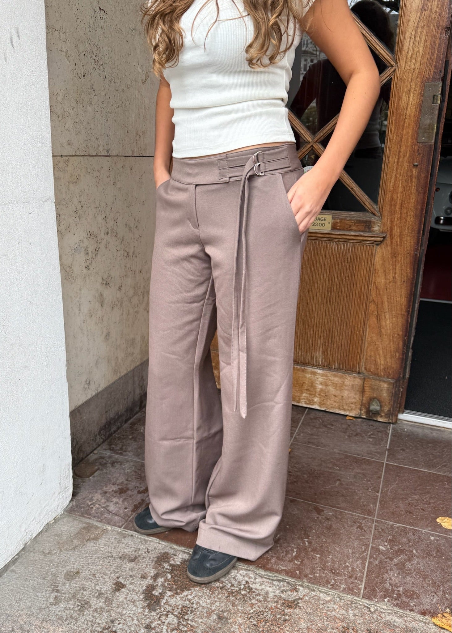 Low Waist Bukser med Spænde - Brun - ByStenholt.dk