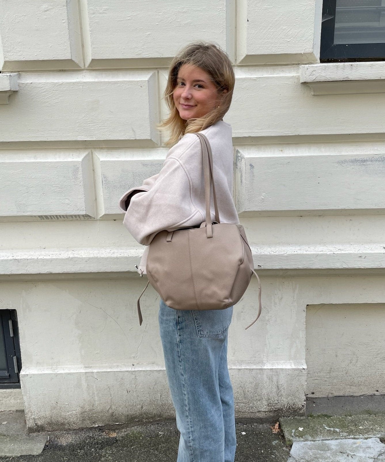 Mila Taske - Taupe (Small) - ByStenholt.dk