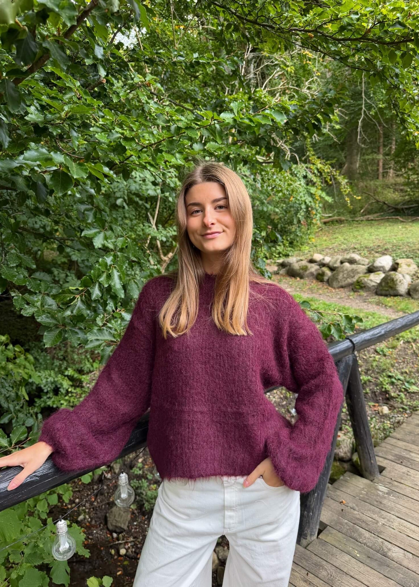 Runa Strik - Bordeaux - ByStenholt.dk