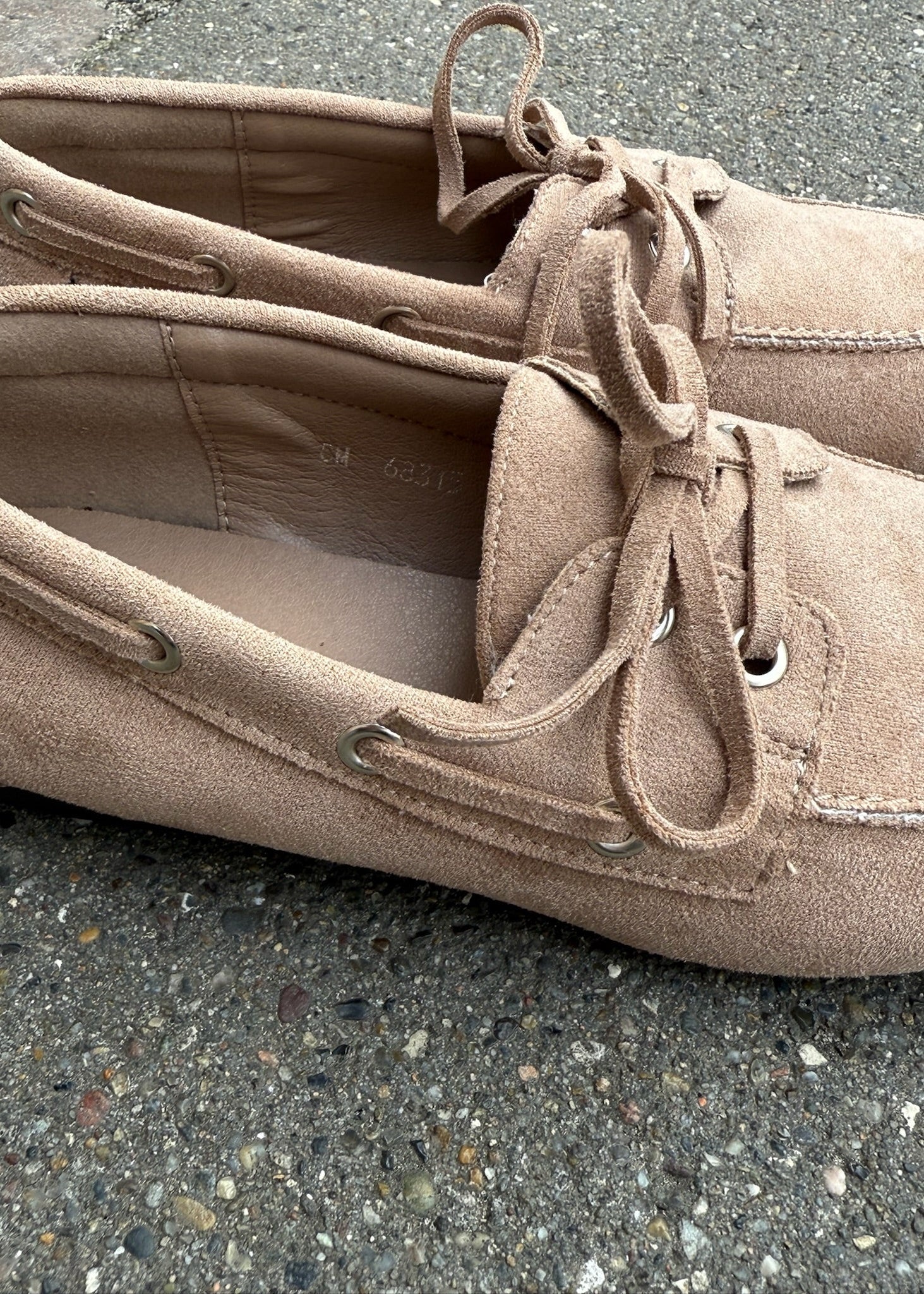 Sila Sejlersko - Suede Taupe - ByStenholt.dk