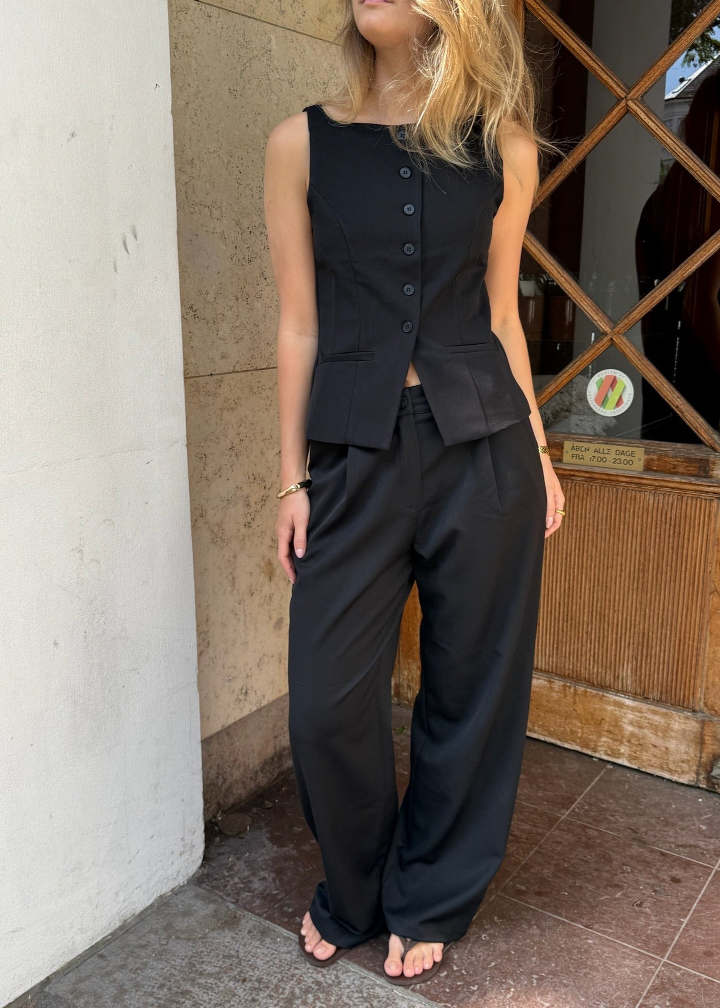 Sira Sæt (Vest + Habitbukser) - Sort - ByStenholt.dk