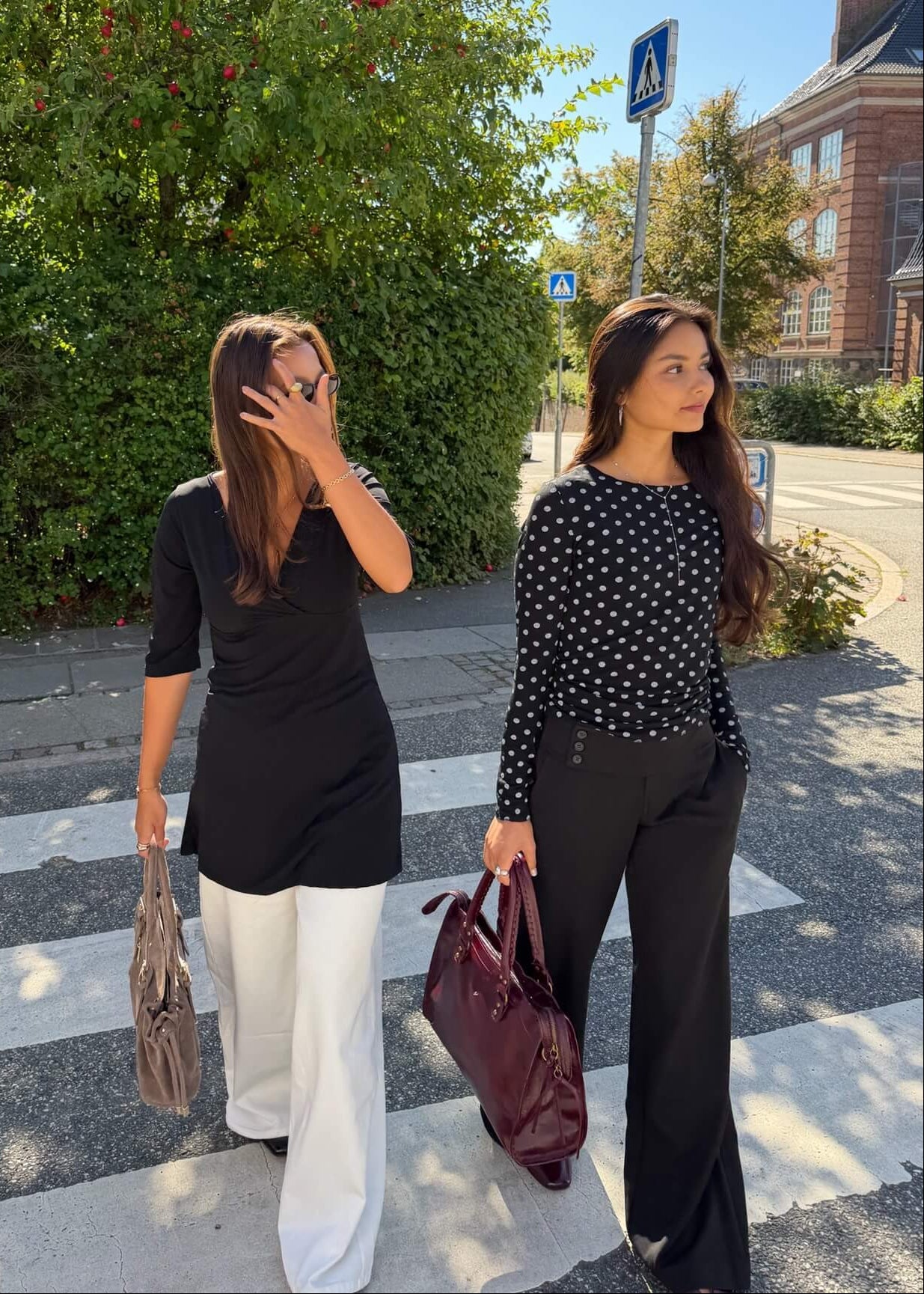 Svea Low Waist Bukser - Sort - ByStenholt.dk