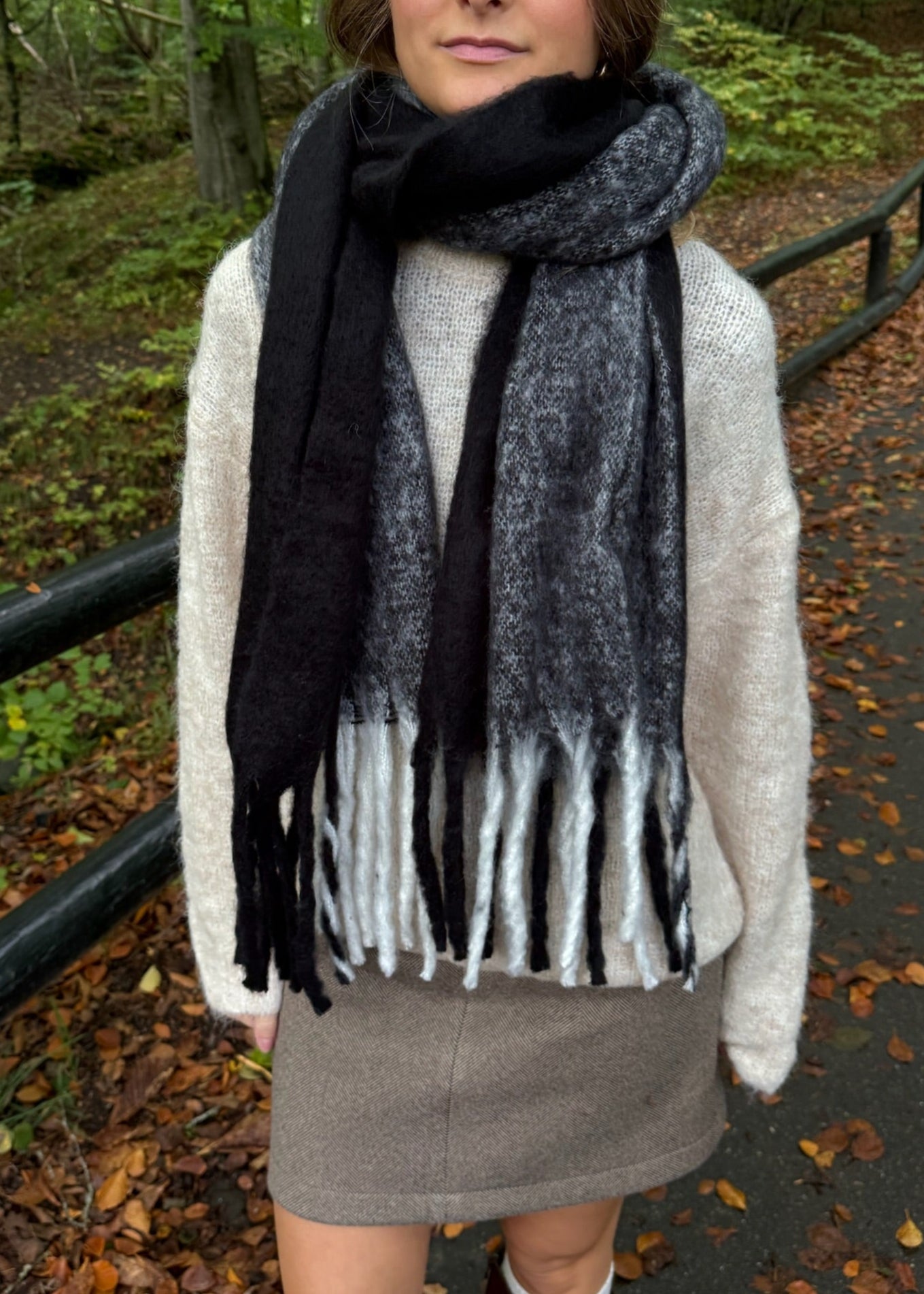 Tofarvede Tørklæde - Sort - ByStenholt.dk