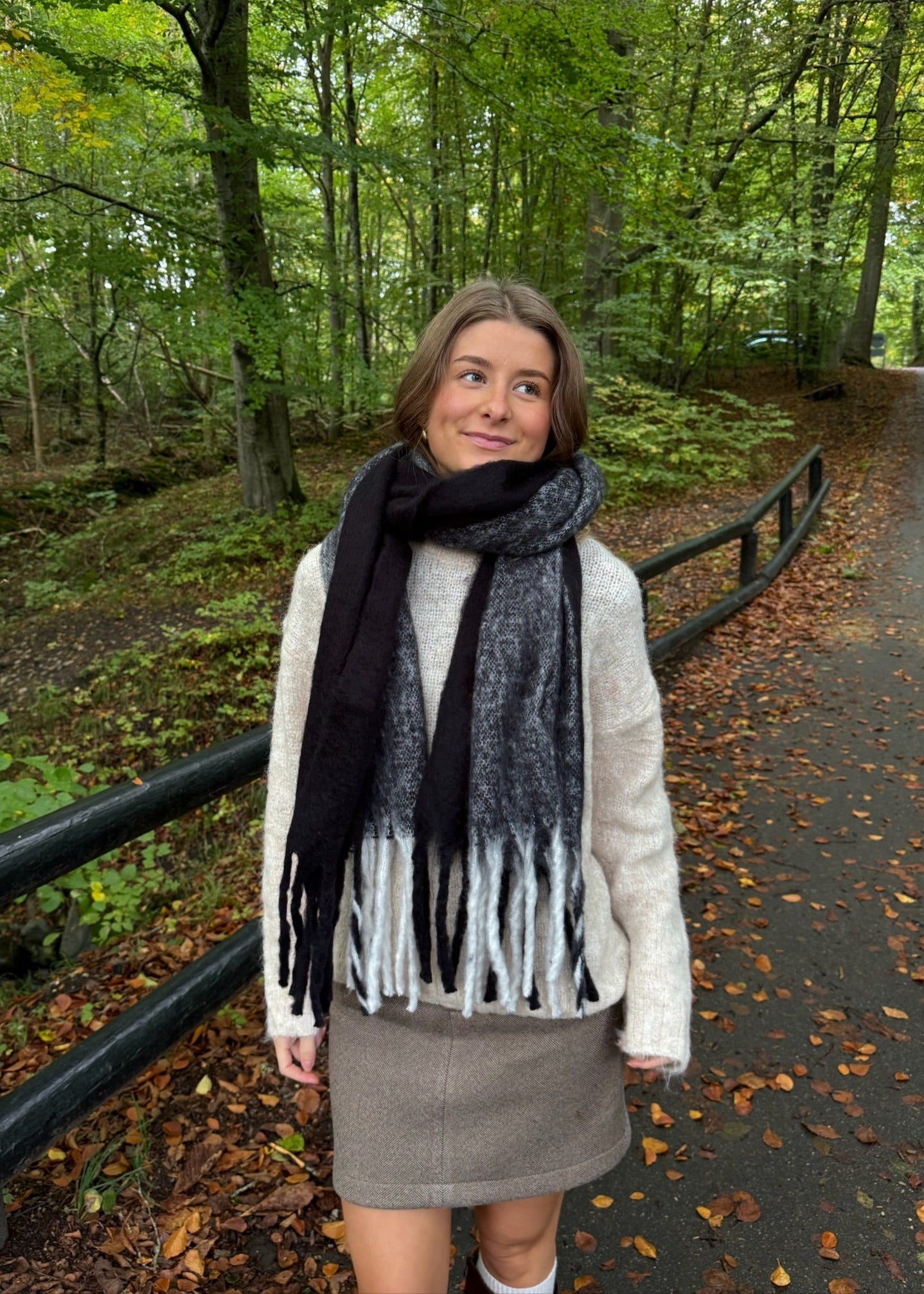 Tofarvede Tørklæde - Sort - ByStenholt.dk