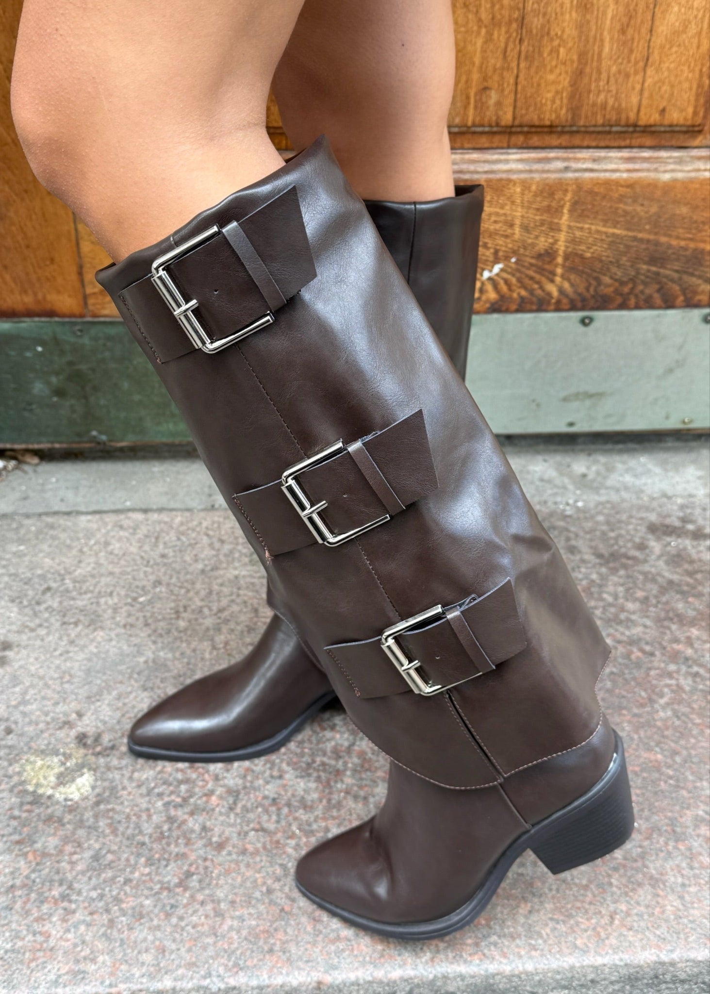 Vega Spænde Støvler - Mørkebrun - ByStenholt.dk